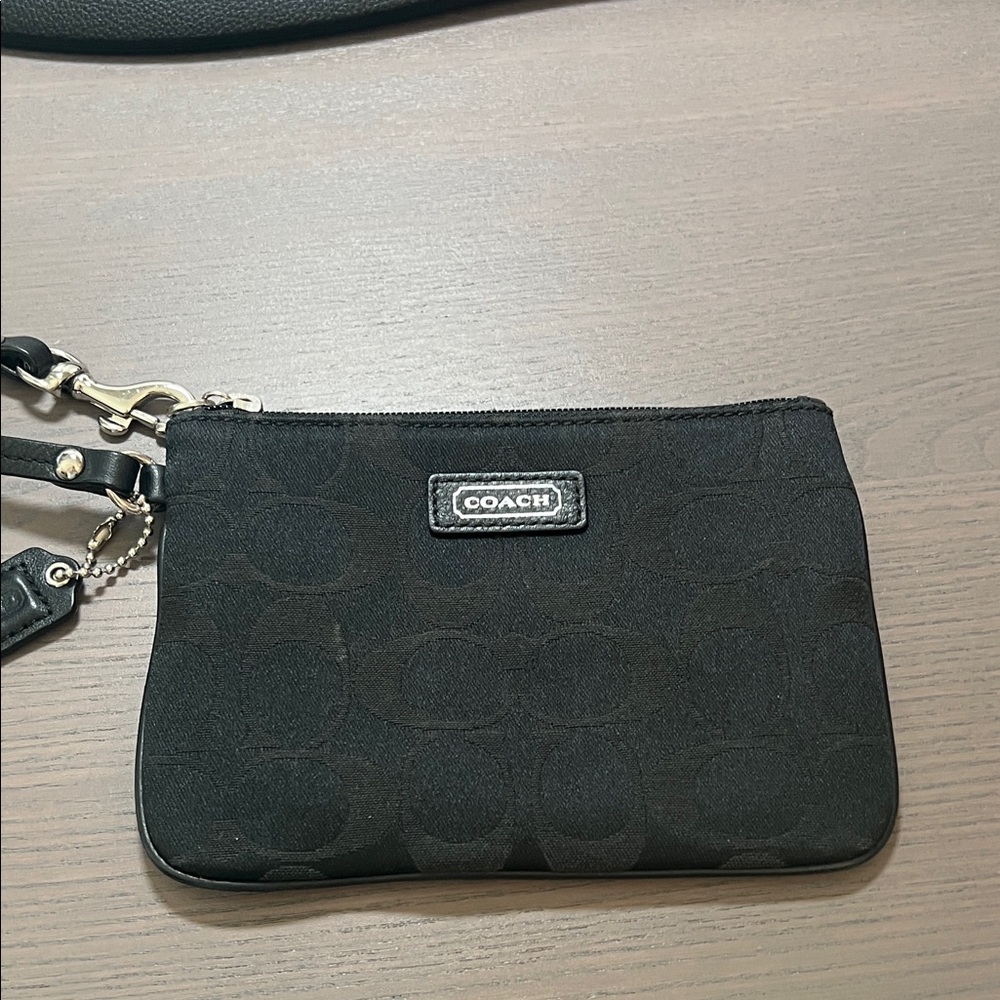 Coach Signature Black Wristlet